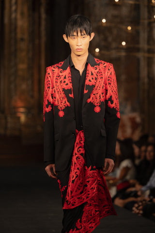 EMBROIDERED BLAZER