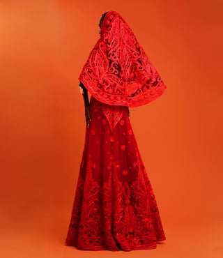 HOODED V-NECK SLEEVELESS RIBBON EMBROIDERED GOWN