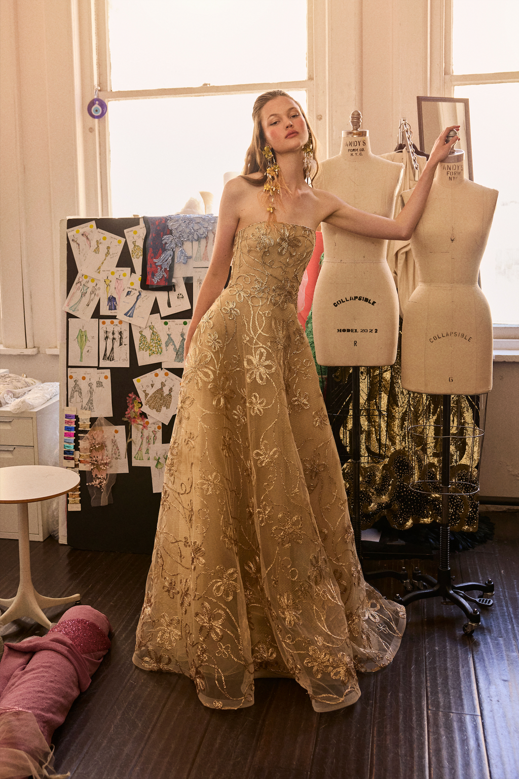 METALLIC RAFFIA STRAPLESS GOWN