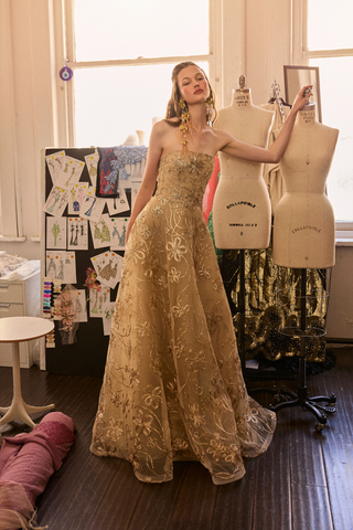 METALLIC RAFFIA STRAPLESS GOWN